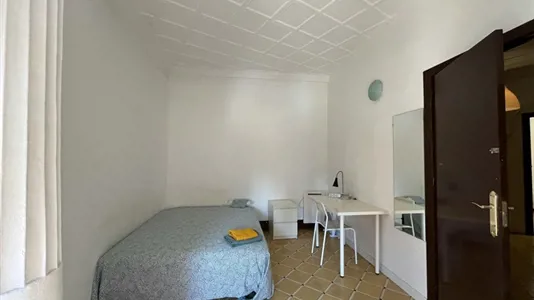 Rooms in Barcelona Ciutat Vella - photo 2