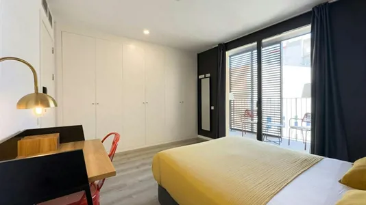 Rooms in Barcelona Ciutat Vella - photo 3