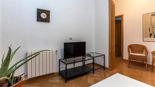 Rooms in Madrid Centro - photo 10