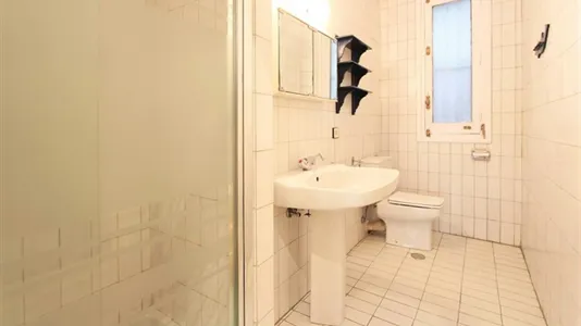 Rooms in Madrid Centro - photo 10