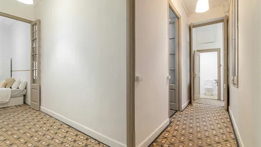 Rooms in Barcelona Ciutat Vella - photo 7