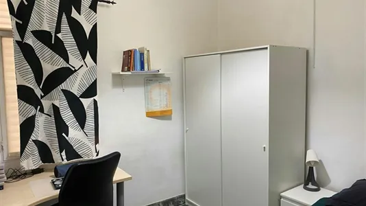 Rooms in Barcelona Eixample - photo 2