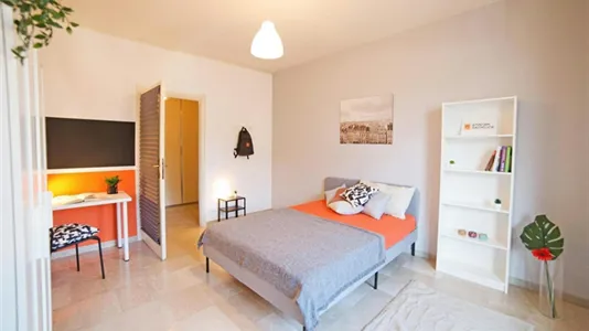 Rooms in Lecco - photo 1