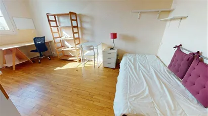 Room for rent in Dijon, Bourgogne-Franche-Comté