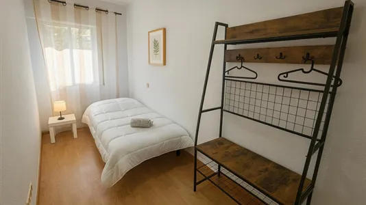 Houses in Coslada - photo 2