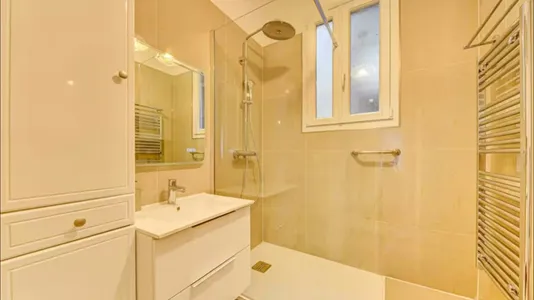 Apartments in Paris 16éme arrondissement (North) - photo 8