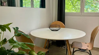 Room for rent in Saint-Germain-en-Laye, Île-de-France