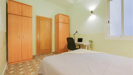 Rooms in Barcelona Eixample - photo 2