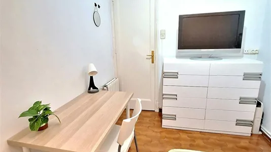 Rooms in Barcelona Sants-Montjuïc - photo 2