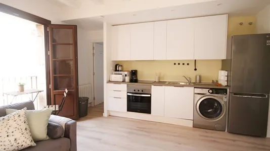 Rooms in Barcelona Ciutat Vella - photo 7