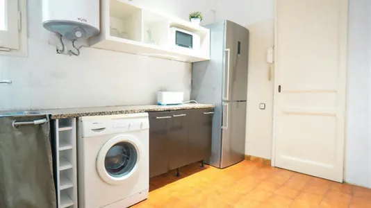 Rooms in Barcelona Eixample - photo 9