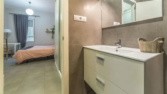 Rooms in Valencia Ciutat Vella - photo 10