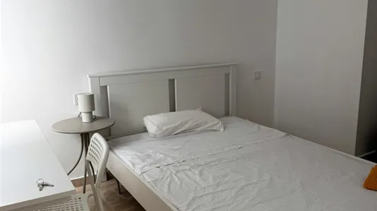 Rooms in Jaén - photo 5