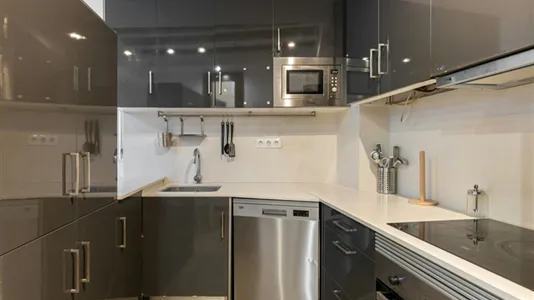 Rooms in Barcelona Ciutat Vella - photo 7