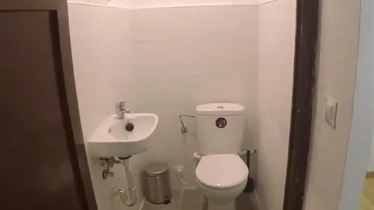 Rooms in Madrid Centro - photo 9