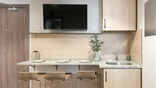 Rooms in Málaga - photo 4