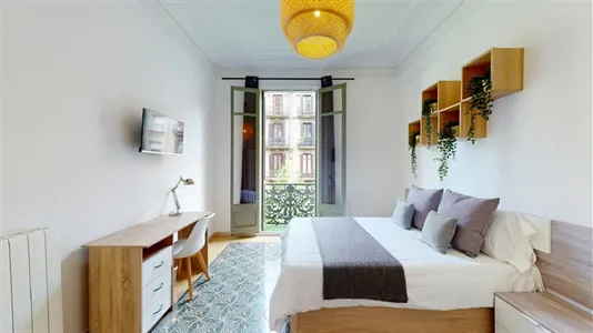 Rooms in Barcelona Eixample - photo 2