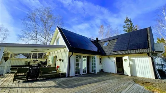 Houses in Värmdö - photo 1