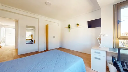 Rooms in Castellón de la Plana/Castelló de la Plana - photo 1