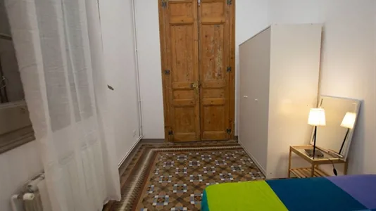 Rooms in Barcelona Eixample - photo 2