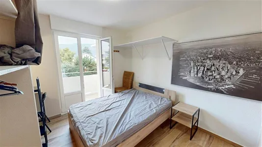 Rooms in Saint-Julien-en-Genevois - photo 2