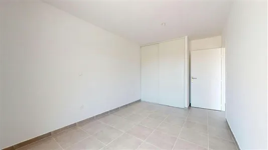 Apartments in Carpentras - photo 2