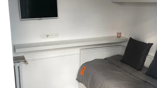 Apartments in Paris 16ème arrondissement (South) - photo 5