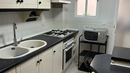 Rooms in Almería - photo 4