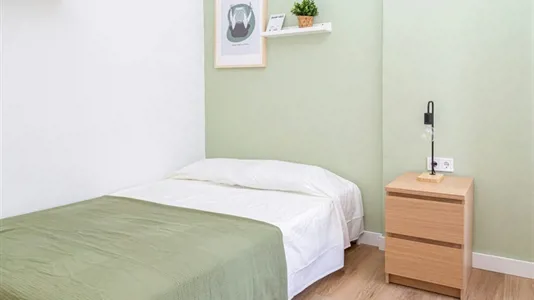 Rooms in Zaragoza - photo 2