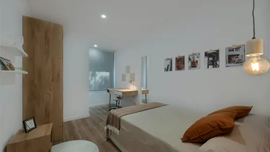 Rooms in Barcelona Eixample - photo 2