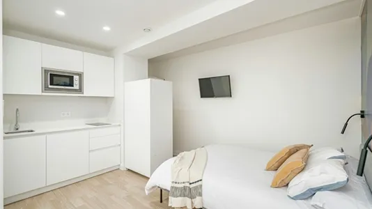 Rooms in Málaga - photo 4