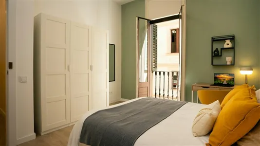 Rooms in Barcelona Eixample - photo 2