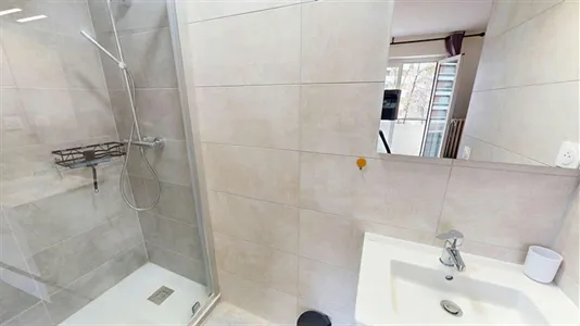 Rooms in Saint-Julien-en-Genevois - photo 5