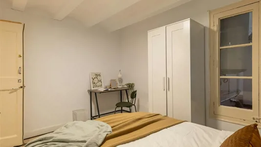 Rooms in Barcelona Ciutat Vella - photo 3