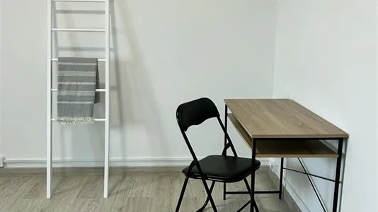 Rooms in Aveiro - photo 4