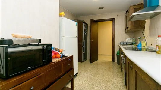 Rooms in Granada - photo 4