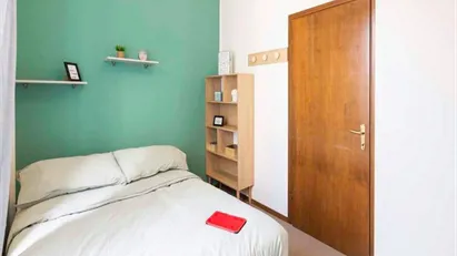 Room for rent in Milano Zona 5 - Vigentino, Chiaravalle, Gratosoglio, Milan