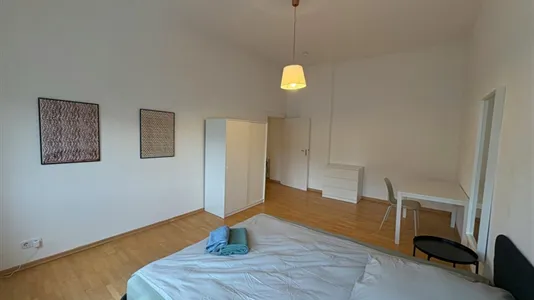 Rooms in Berlin Charlottenburg-Wilmersdorf - photo 4