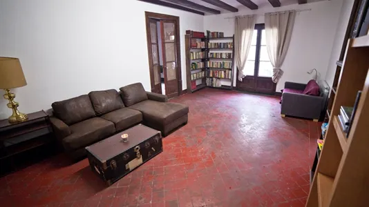 Rooms in Barcelona Ciutat Vella - photo 8