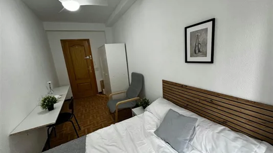 Rooms in Madrid Carabanchel - photo 1