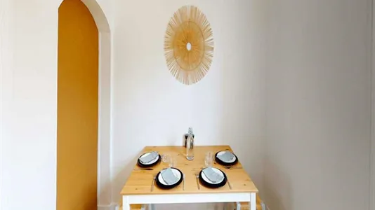 Rooms in Paris 8ème arrondissement - photo 8