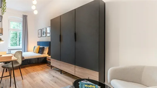 Rooms in Berlin Friedrichshain-Kreuzberg - photo 2