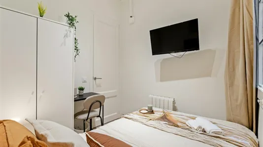 Rooms in Barcelona Eixample - photo 2