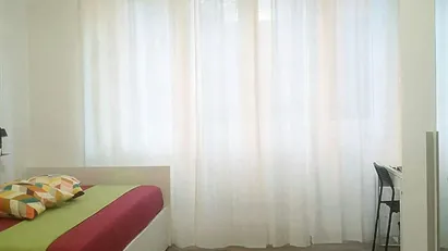Room for rent in Milano Zona 2 - Stazione Centrale, Gorla, Turro, Greco, Crescenzago, Milan
