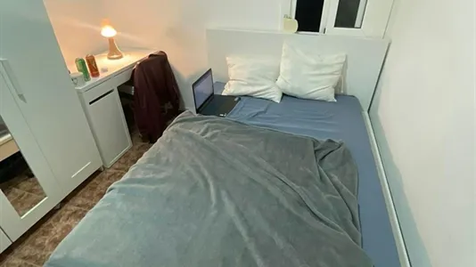 Rooms in Barcelona Sants-Montjuïc - photo 3