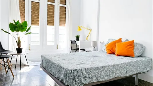 Rooms in Valencia Ciutat Vella - photo 4