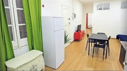 Rooms in Barcelona Ciutat Vella - photo 4