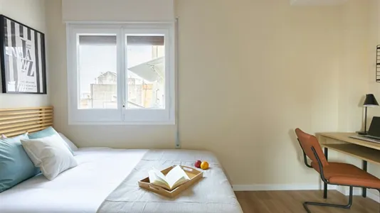 Rooms in Barcelona Eixample - photo 7