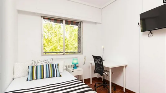 Rooms in Madrid Moncloa-Aravaca - photo 1