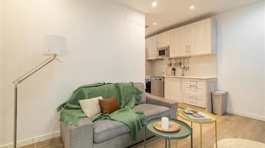 Rooms in Barcelona Ciutat Vella - photo 5